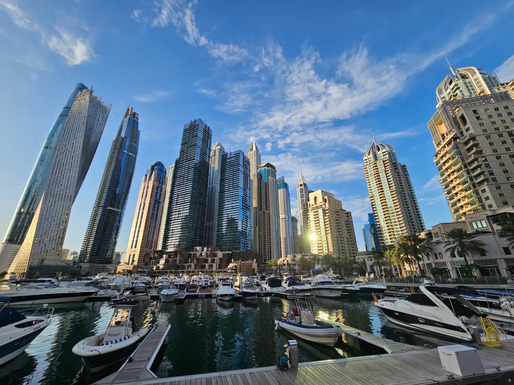 Super Host At Highest Residential Tower In The World, Private Rooms In A Shared Apartment Dubai Luaran gambar